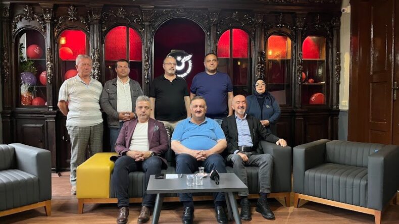 Hasan Karal, Trabzon Gazeteciler Cemiyeti’ni ziyaret etti.