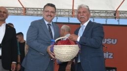 “Geleneksel Kadırga Otçu Şenliği” Yakup Turgut’un ev sahipliğinde gerçekleştirildi.