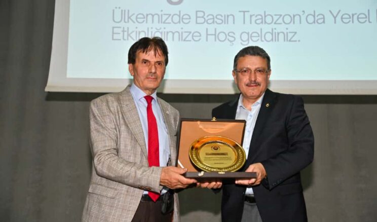 “GAZETECİLİK DEMOKRASİNİN DÖRDÜNCÜ GÜCÜDÜR”