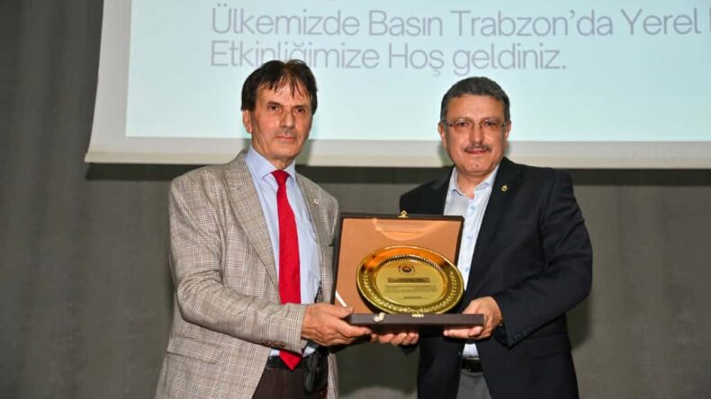 “GAZETECİLİK DEMOKRASİNİN DÖRDÜNCÜ GÜCÜDÜR”