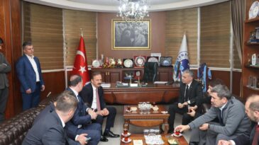 Yavuz Ağıralioğlu’ndan Yomra Belediyesi’ne Ziyaret